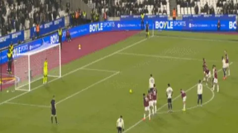 千代火影策划好评如潮，魔方工作室引网友热议纷争不休